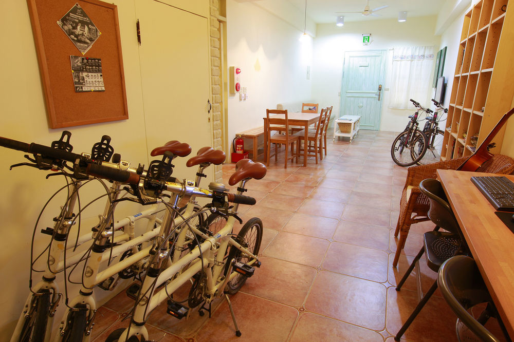 Backpacker 41 Hostel - Гаосюн Экстерьер фото